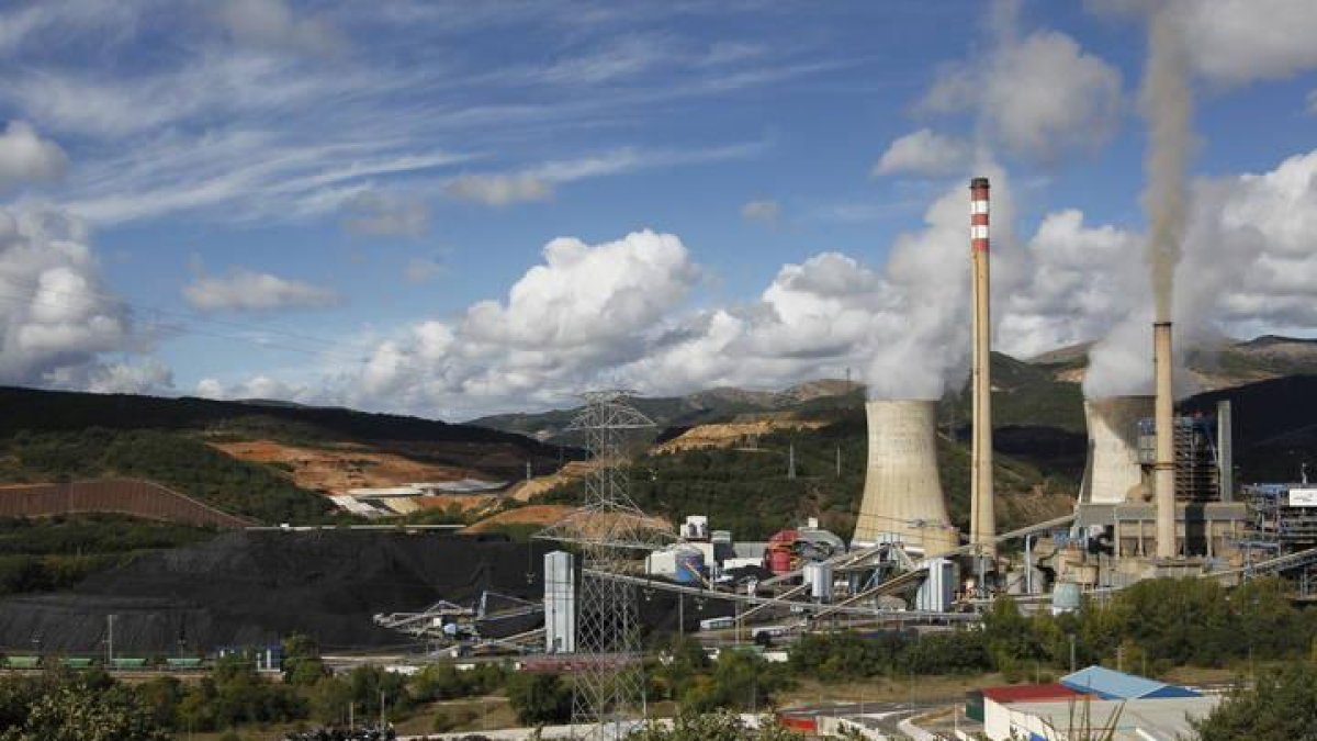 Imagen de la térmica de La Robla