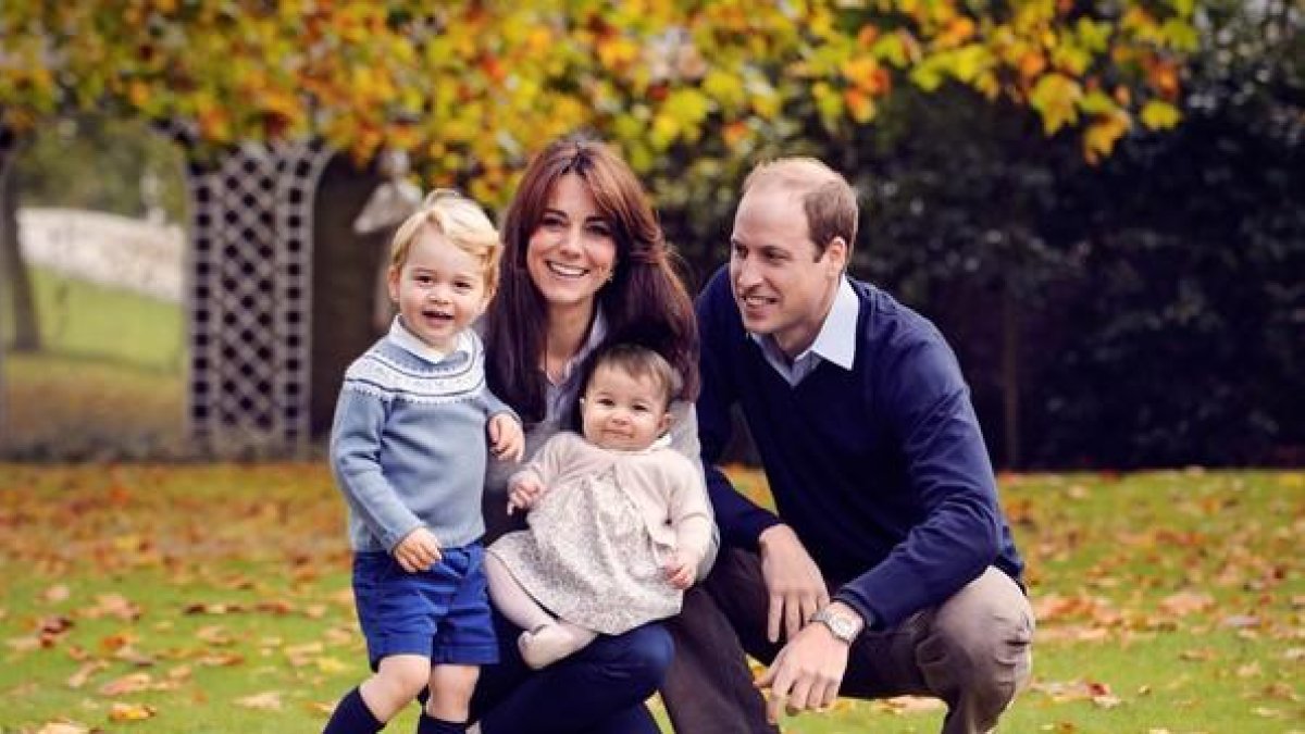 Imagen con la que los duques de Cambridge y sus hijos han felicitado la Navidad.