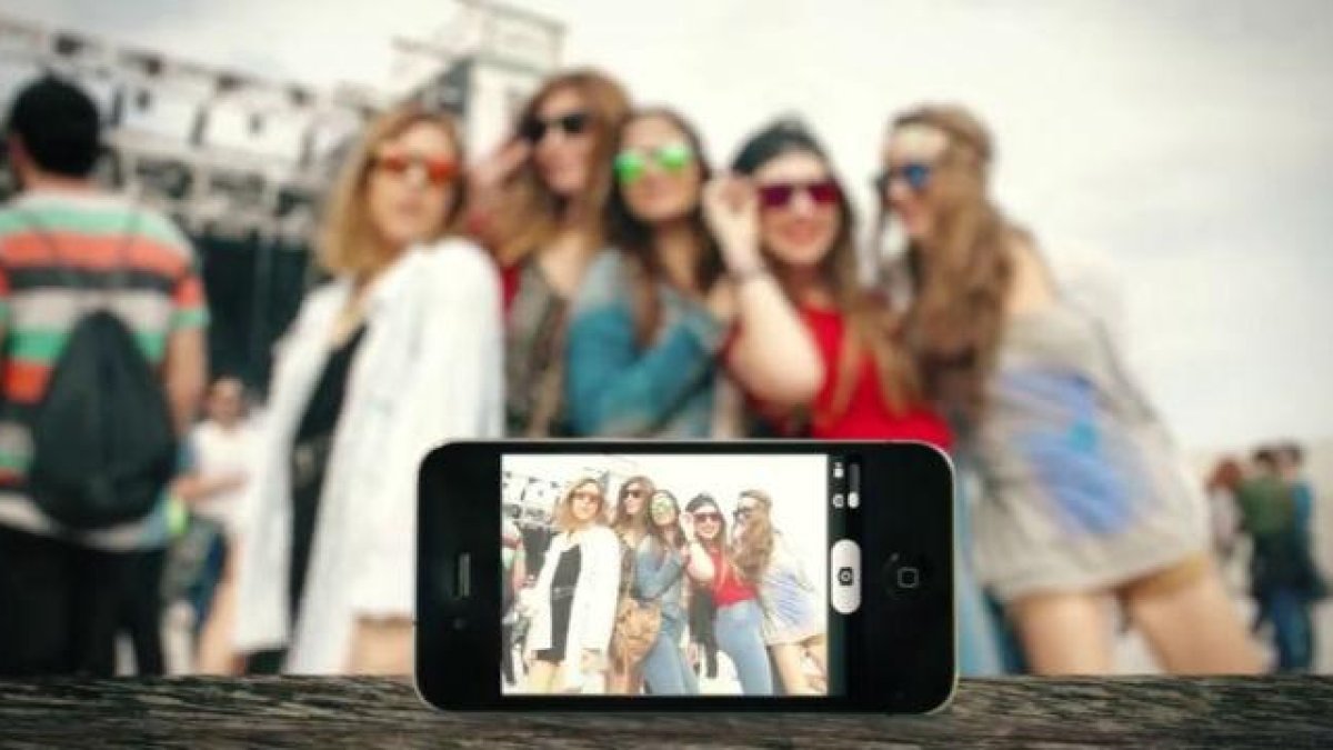 Las WeOn Glasses Selfie, las primeras gafas de sol con un boton para hacerte un selfie