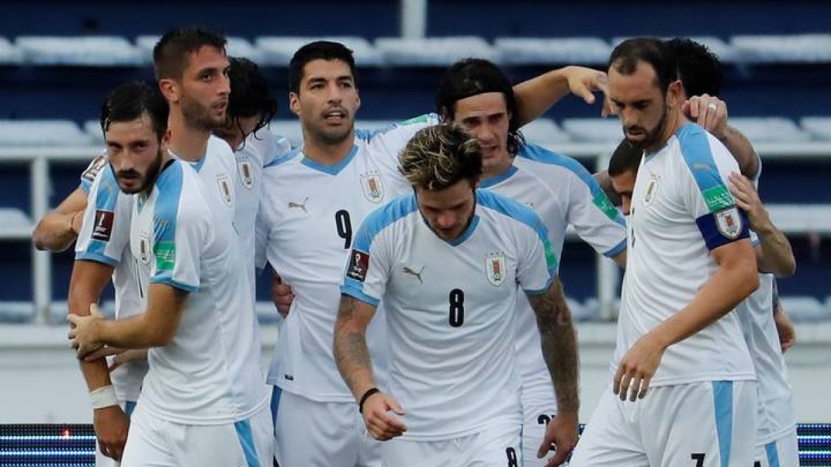 Luis Suárez de Uruguay celebra al anotar un penalti. MAURICIO DUEÑAS CASTAÑEDA