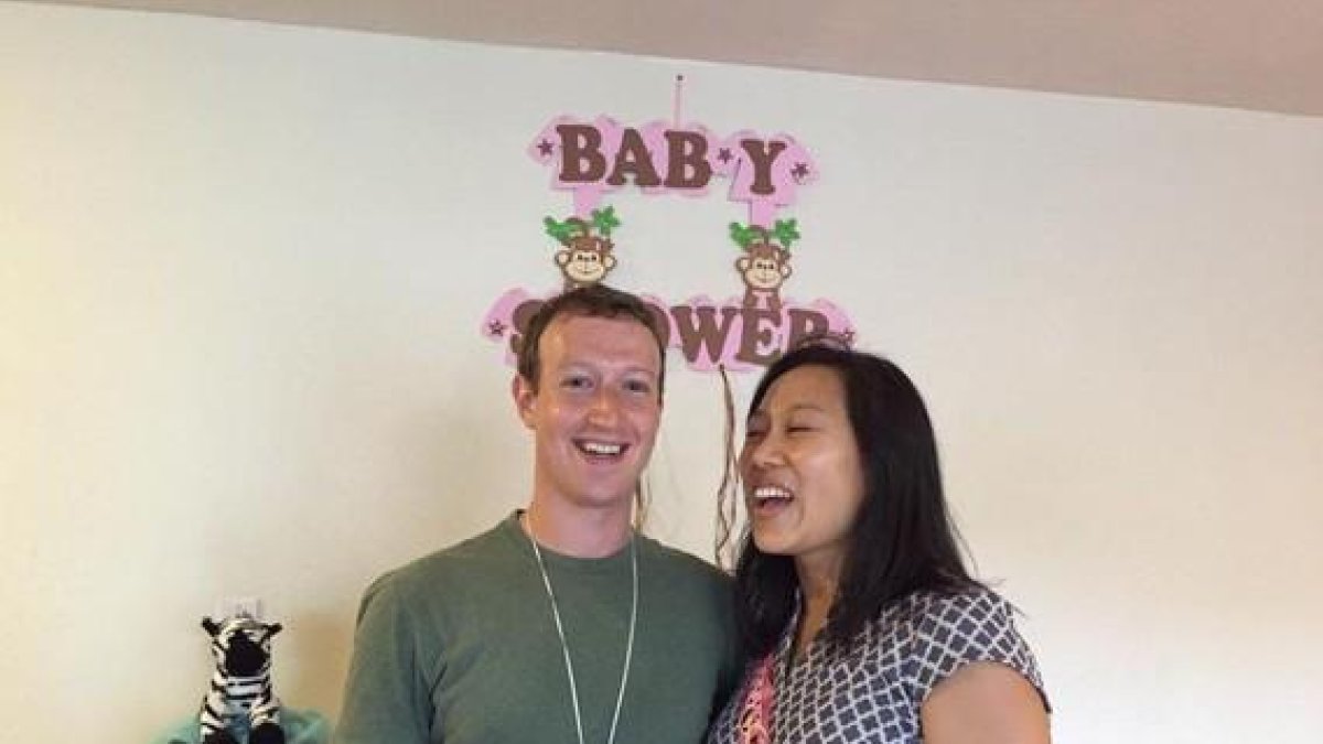 Mark Zuckerberg junto a su esposa Priscilla Chan.