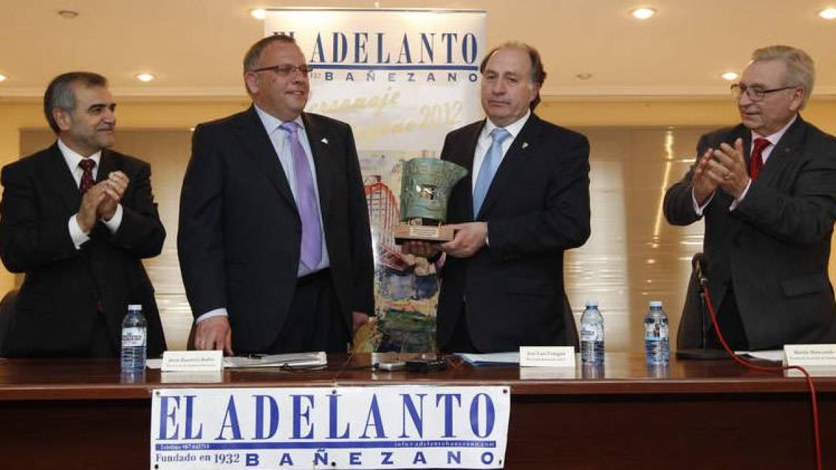 Palazuelo, Rubio, Falagán y Manceñido, en el momento de la entrega del premio.