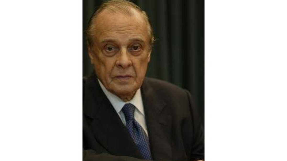 Sabino Fernández Campo, conde de Latores.