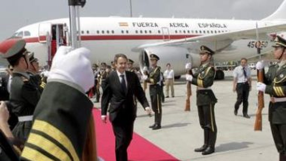 Zapatero repartió la tercera jornada entre Singapur y la isla de Hainan.