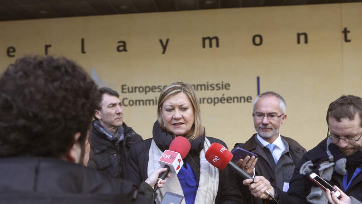 La consejera Del Olmo atiende a los medios tras su reunión de ayer en Bruselas