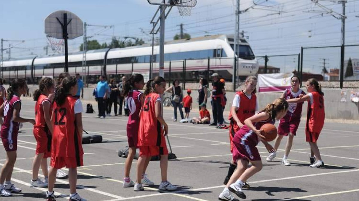 Las escuelas deportivas sumaron cerca de 6.500 escolares la pasada temporada.