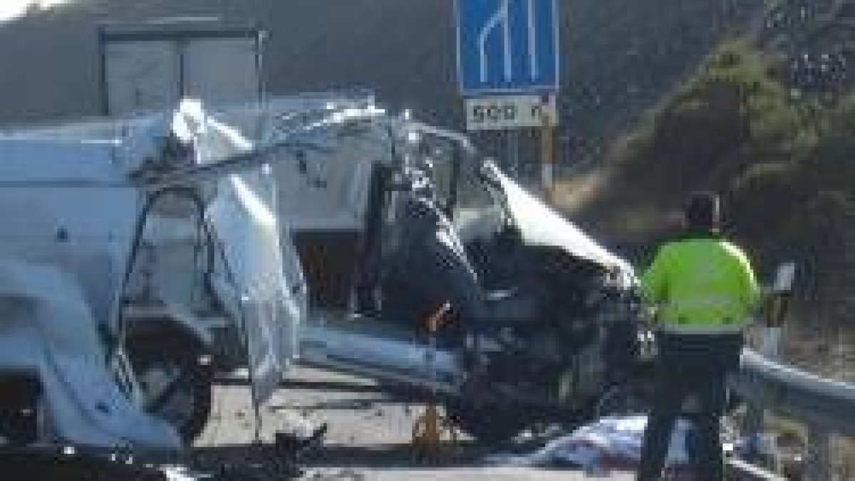La víctima mortal del accidente viajaba como copiloto en la furgoneta siniestrada