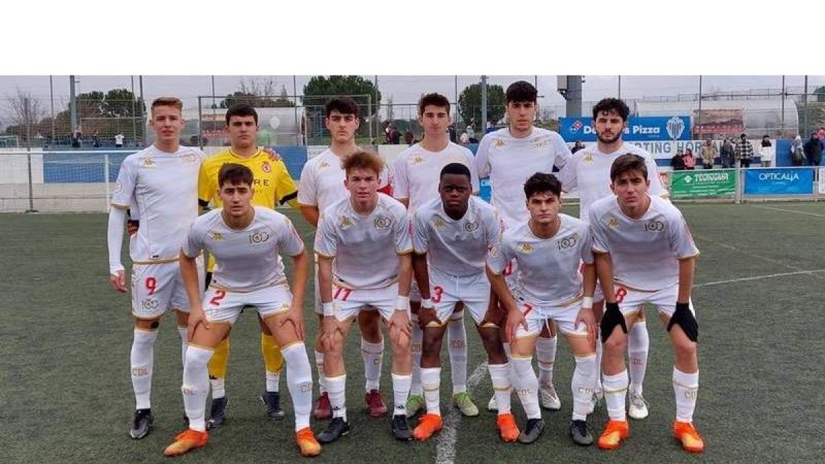 Formación del equipo de la Cultural que inició la segunda vuelta en la División de Honor Juvenil con una derrota ante un rival directo. CYDL.