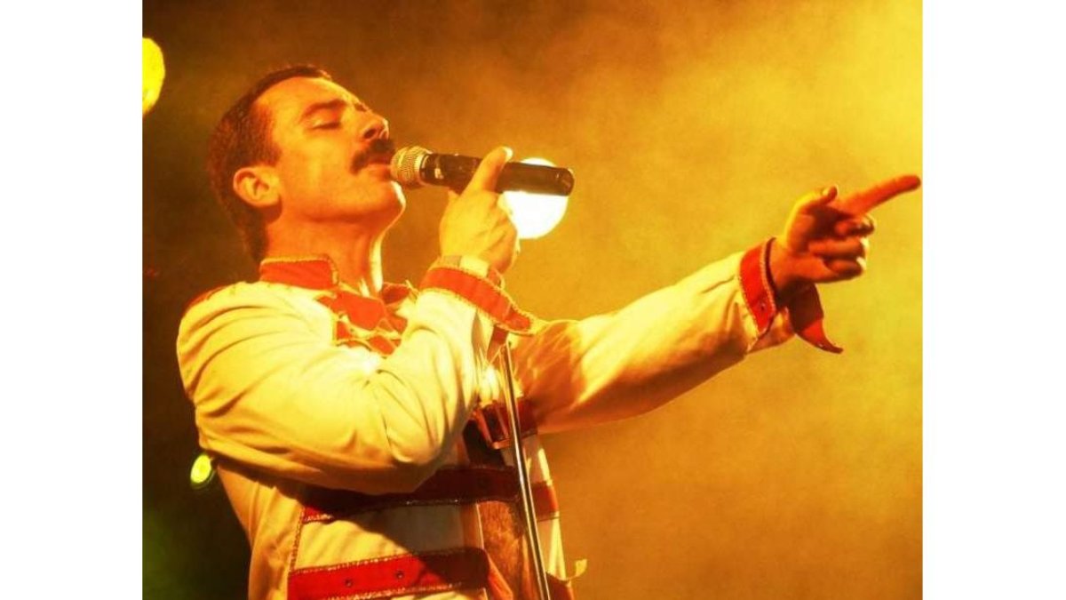 Piero Venery en su homenaje a Freddie Mercury. ARCHIVO