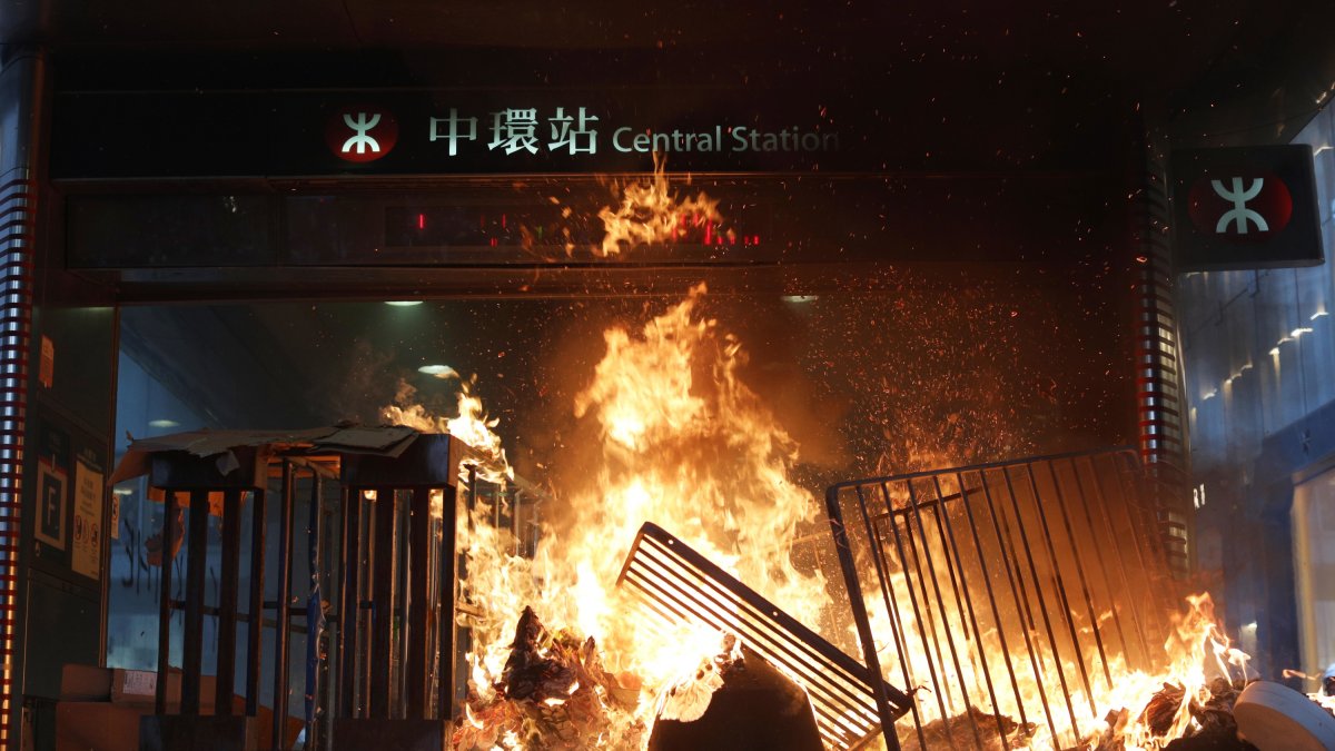 Los manifestantes de Hong Kong piden a EEUU que apoye la autonomía de la ciudad