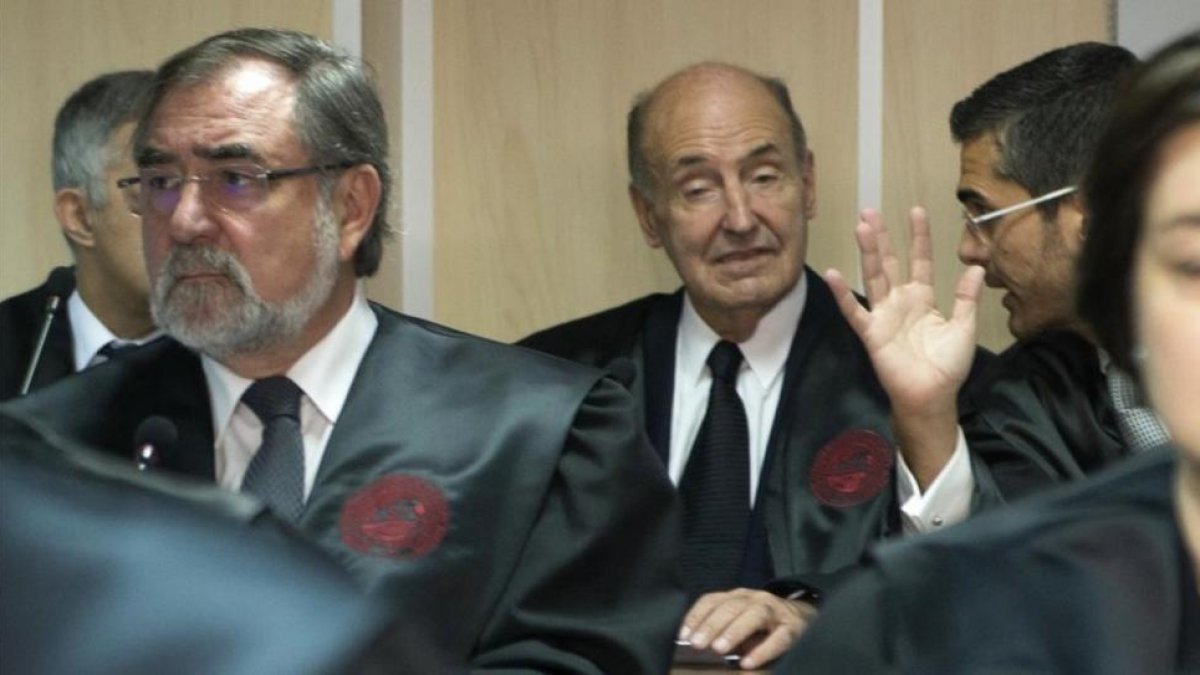 Miquel Roca, abogado de la infanta Cristina, en la sala del juicio del 'caso Nóos'.