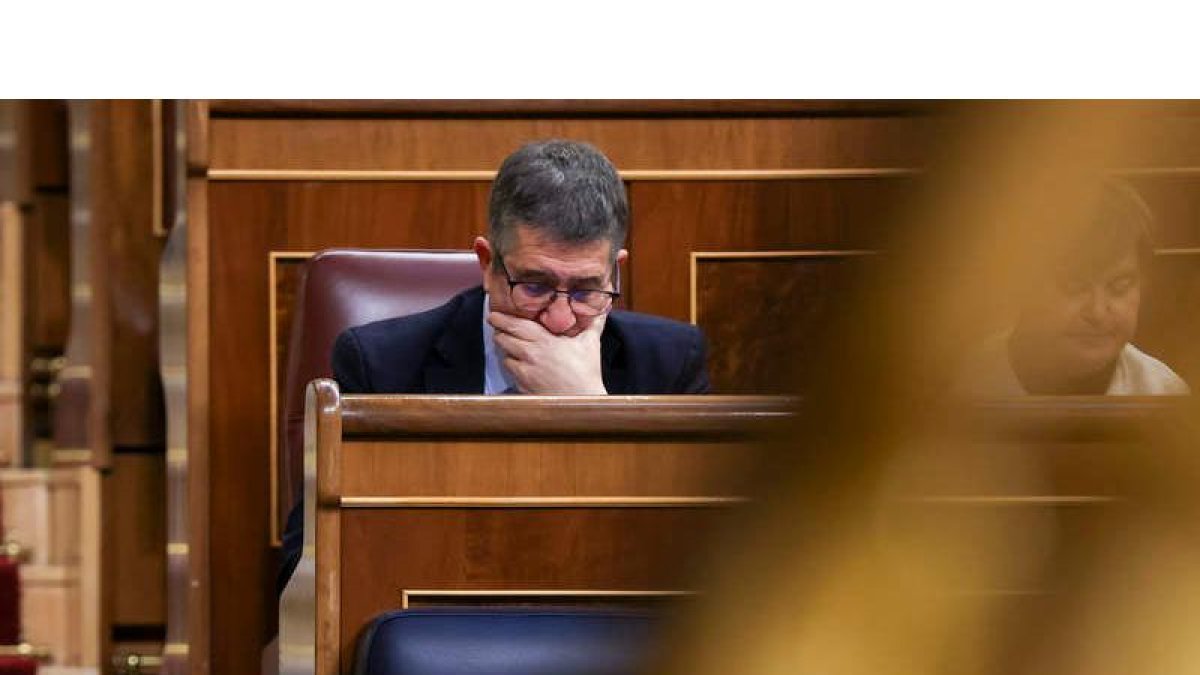 El portavoz del PSOE, Pachi López, en el Congreso de los Diputados. KIKO HUESCA