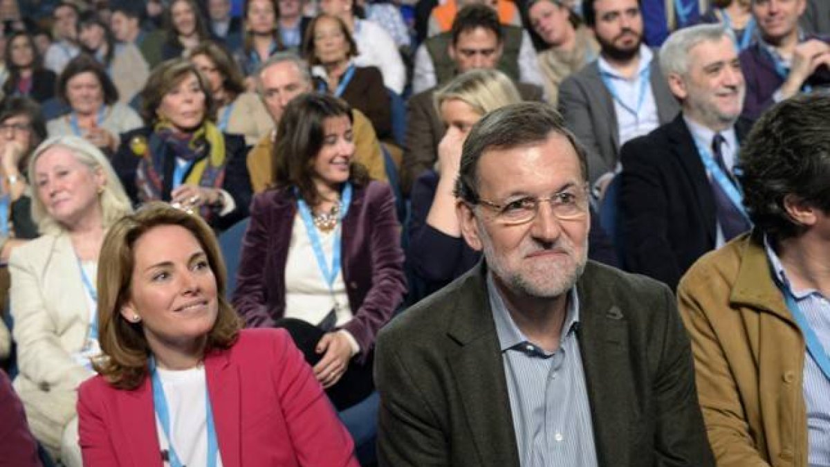 Arantza Quiroga, junto a Rajoy, durante el congreso del PP vasco, este sábado en San Sebastián.