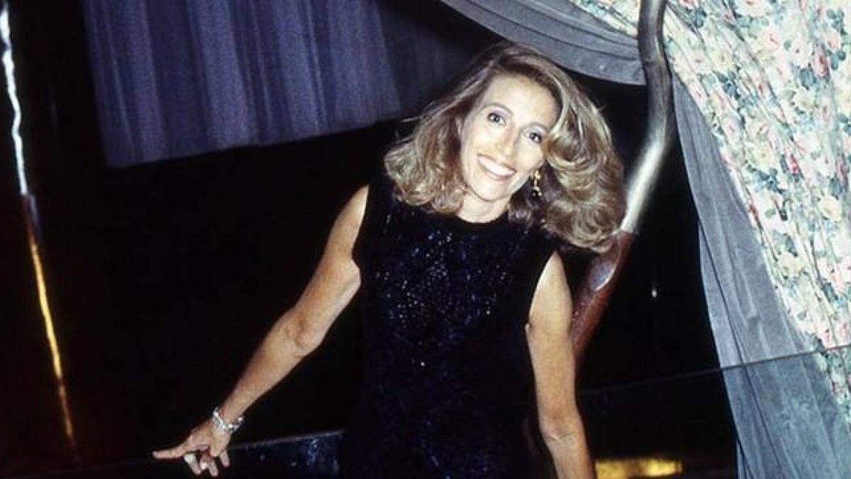 Una imagen de archivo de Elena de Borbón, que posa en los años 90 para 'Vogue' Italia.