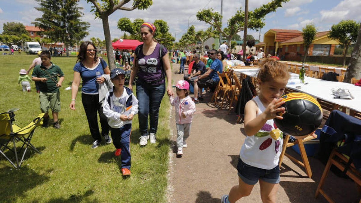 Familias enteras disfrutaron de esta jornada de convivencia en la que reinó el buen tiempo.