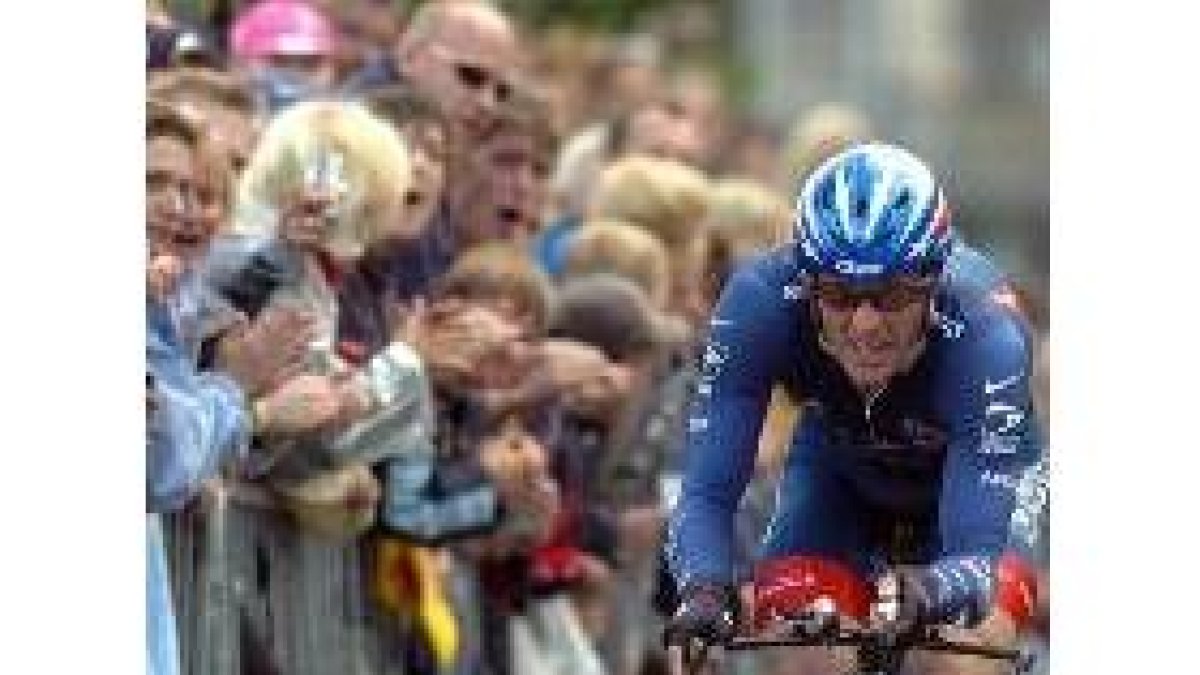 Lance Armstrong aprovechó el prólogo para disipar todas las dudas sobre su rendimiento en este Tour