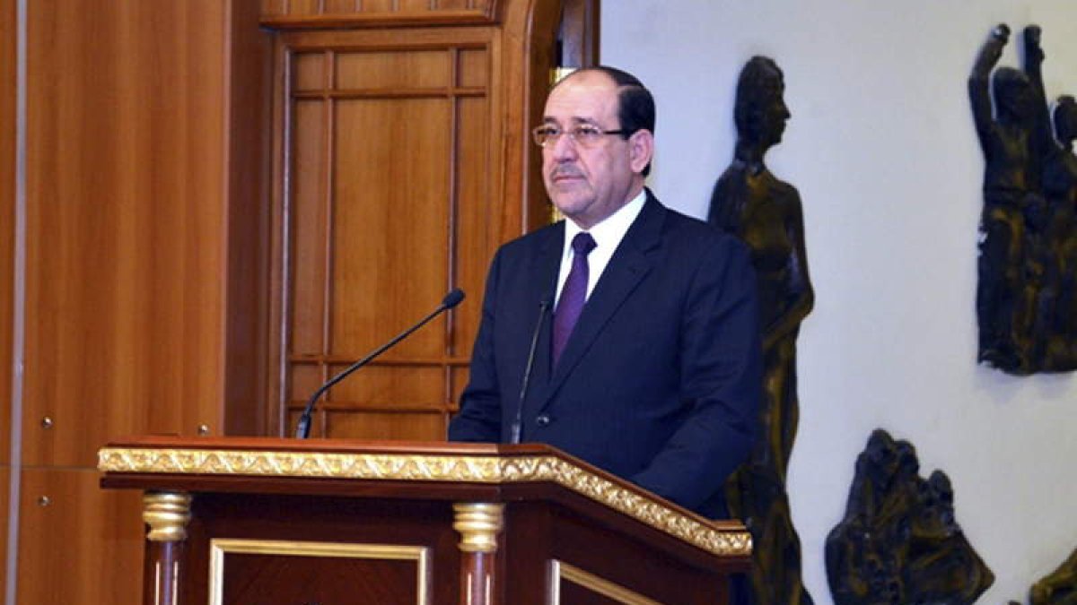 El primer ministro de Irak, Nuri al Maliki, comparece ante la prensa.