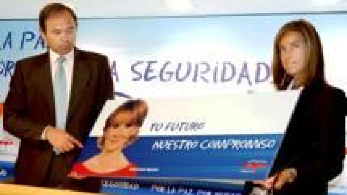García Escudero y Ana Mato presentaron ayer en Madrid los lemas de campaña electoral del PP