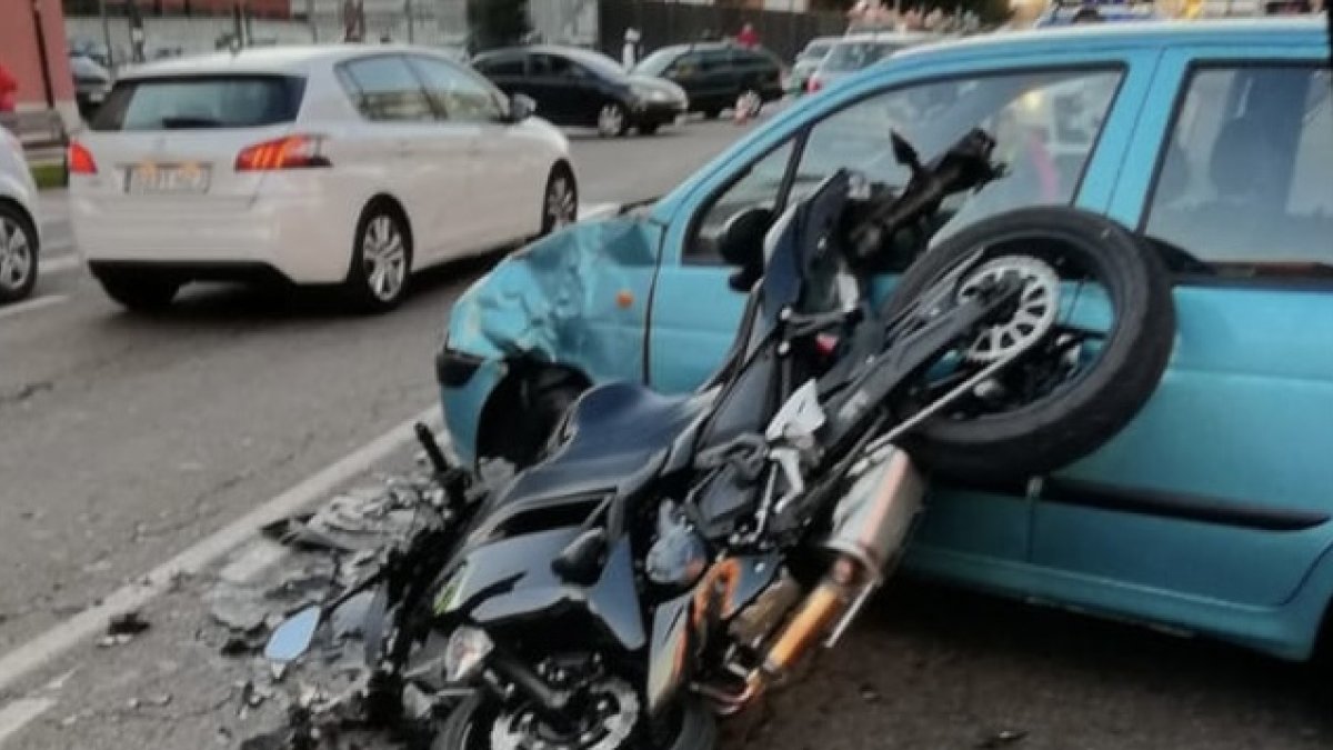 Estado en el que quedó la moto accidentada. MAZ