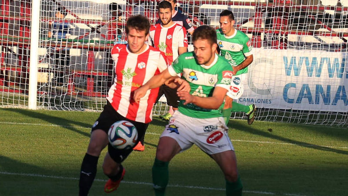 Cristian dejará el lateral derecho para ocupar la plaza de defensa central ante el Marino.