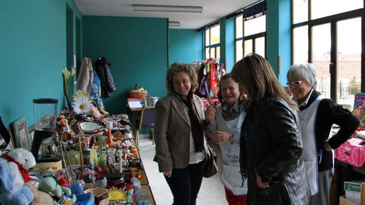 Bienestar Social de San Andrés efectuó un rastrillo solidario para mantener los pisos de acogida.