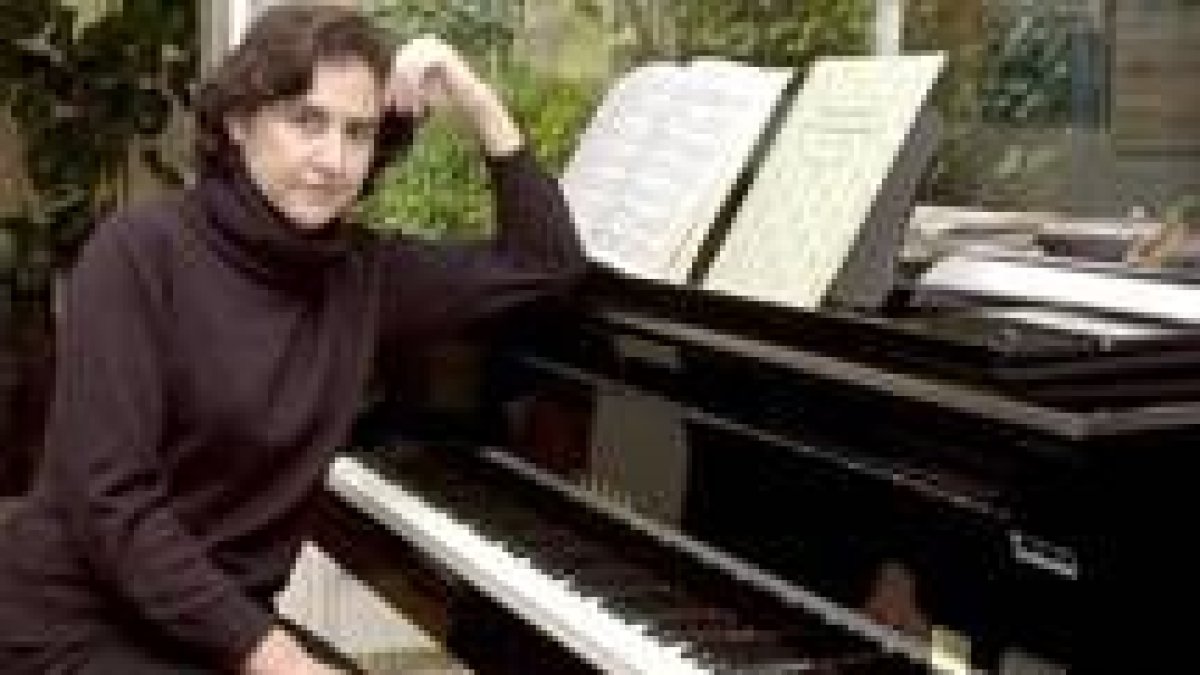 La pianista Rosa Torres Pardo regresa esta noche a Robles de Laciana de la mano de Eduardo Arroyo