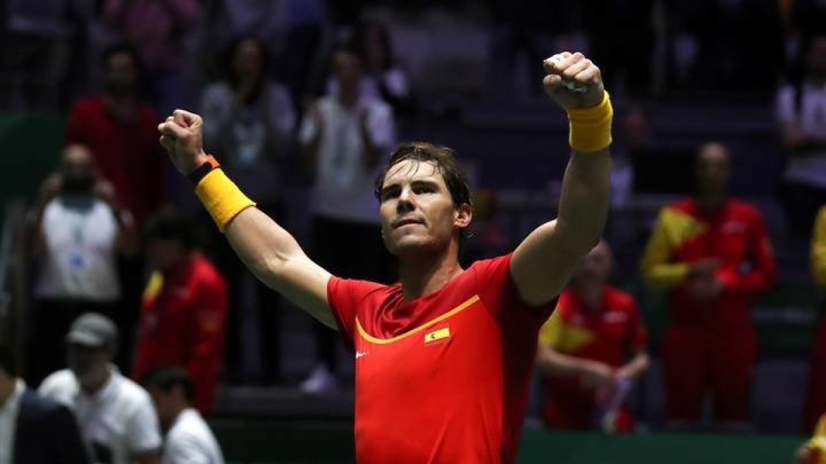 Nadal celebra su victoria sobre Schwartzman. KIKO HUESCA