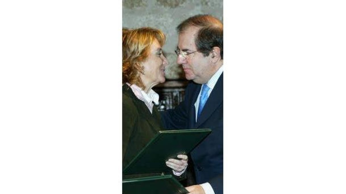 Esperanza Aguirre y Juan Vicente Herrera sellaron el acuerdo.