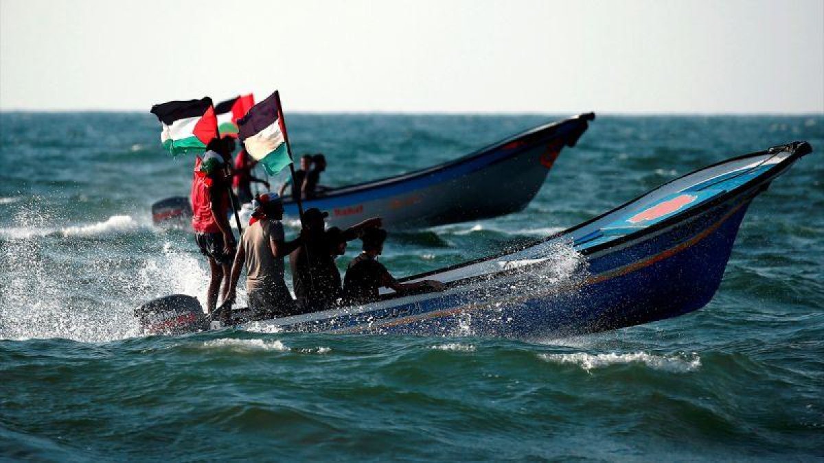 Una flotilla de barcos pesqueros parte de Gaza para romper el bloqueo israelí.