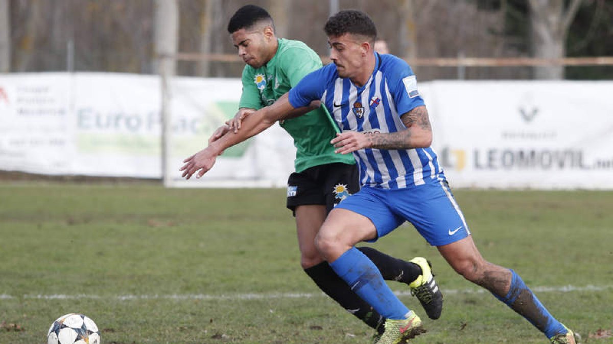 Onzonilla y Ponferradina B volverán a verse las caras la próxima temporada. JESÚS F. SALVADORES