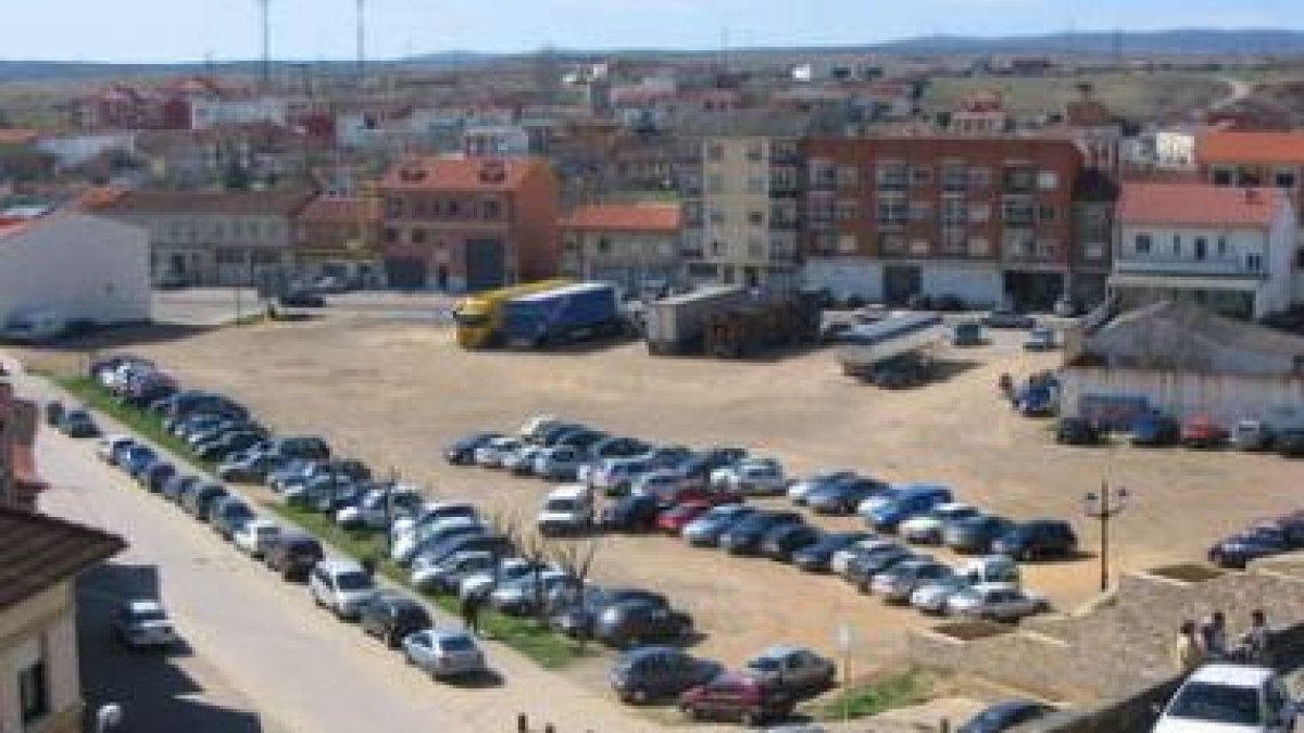 La plaza de San Roque se adecuará como aparcamiento