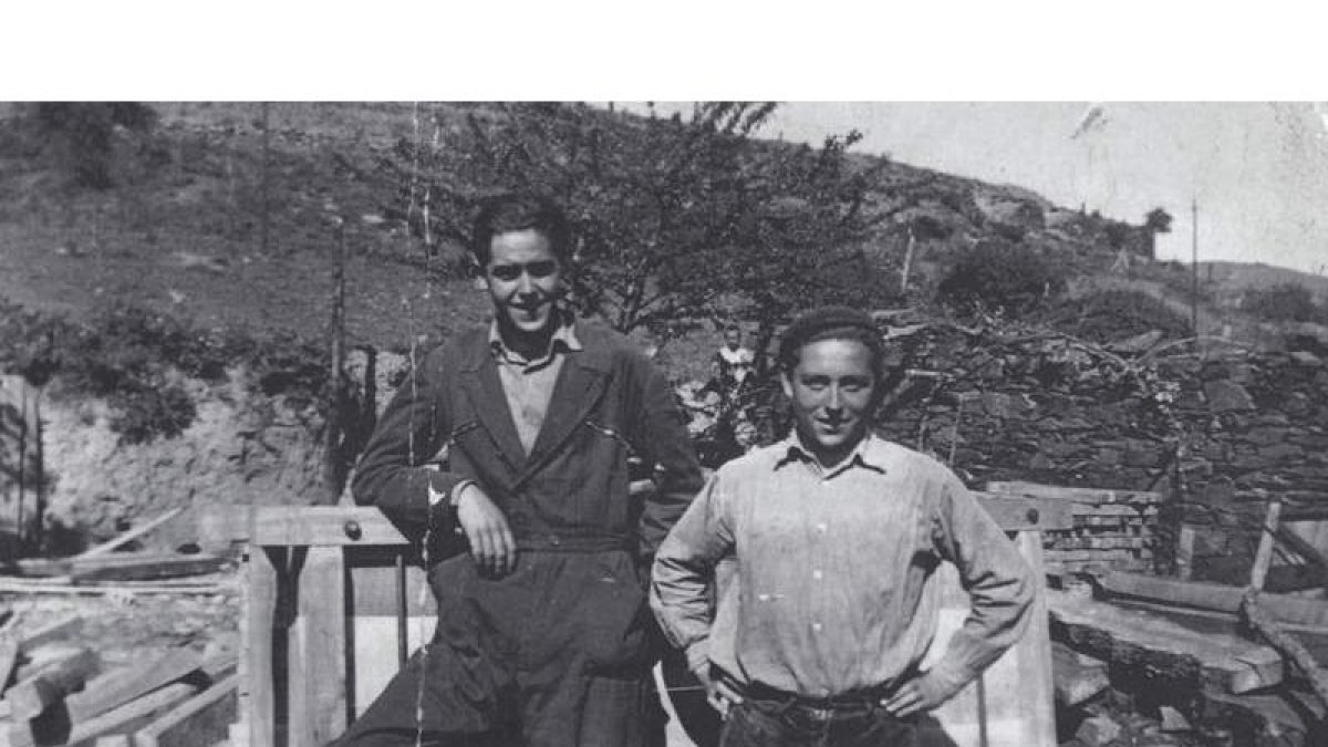 Dos mineros de Santa Marina en los años cincuenta. CARQUEIXA