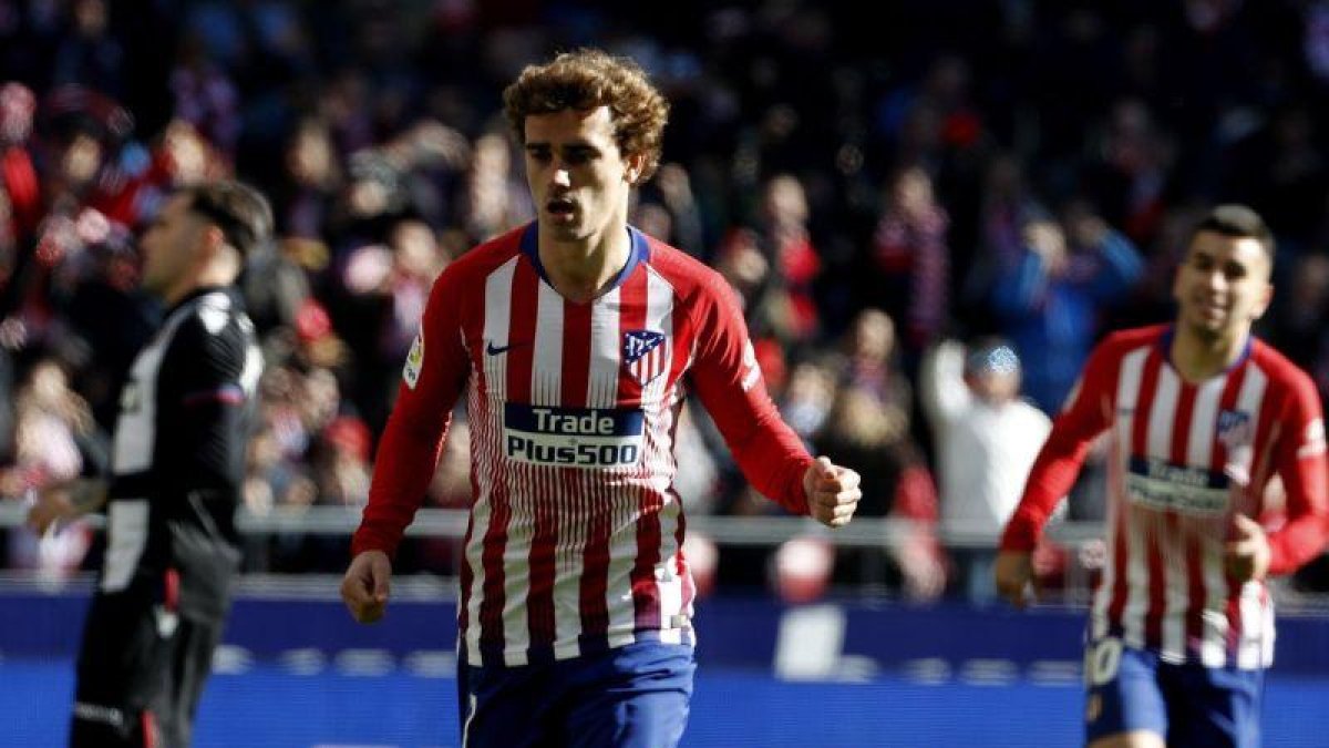 Griezmann celebra el gol del Atlético ante el Levante.