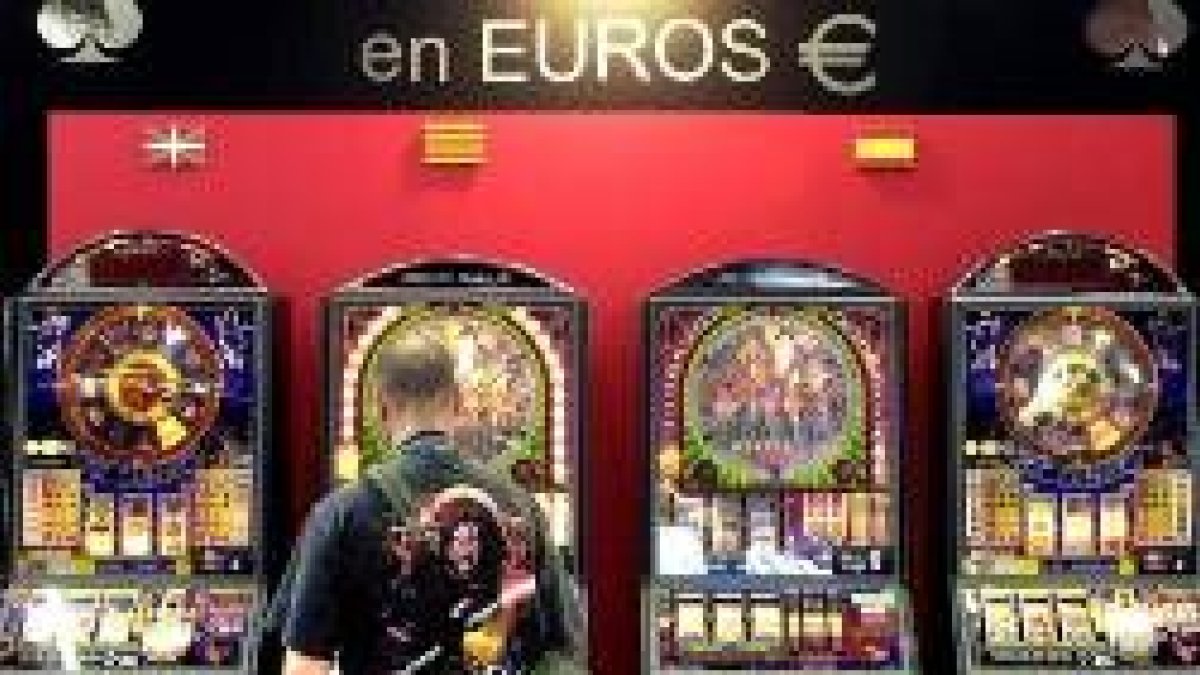 Cada español se deja 416 euros de media en casinos y tragaperras