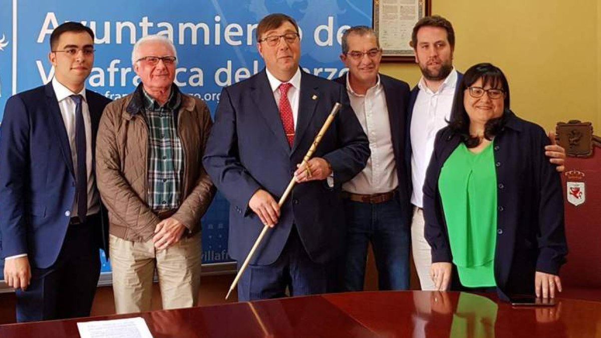 José Manuel Pereira, ayer, tras ser elegido otra alcalde de Villafranca del Bierzo. DL
