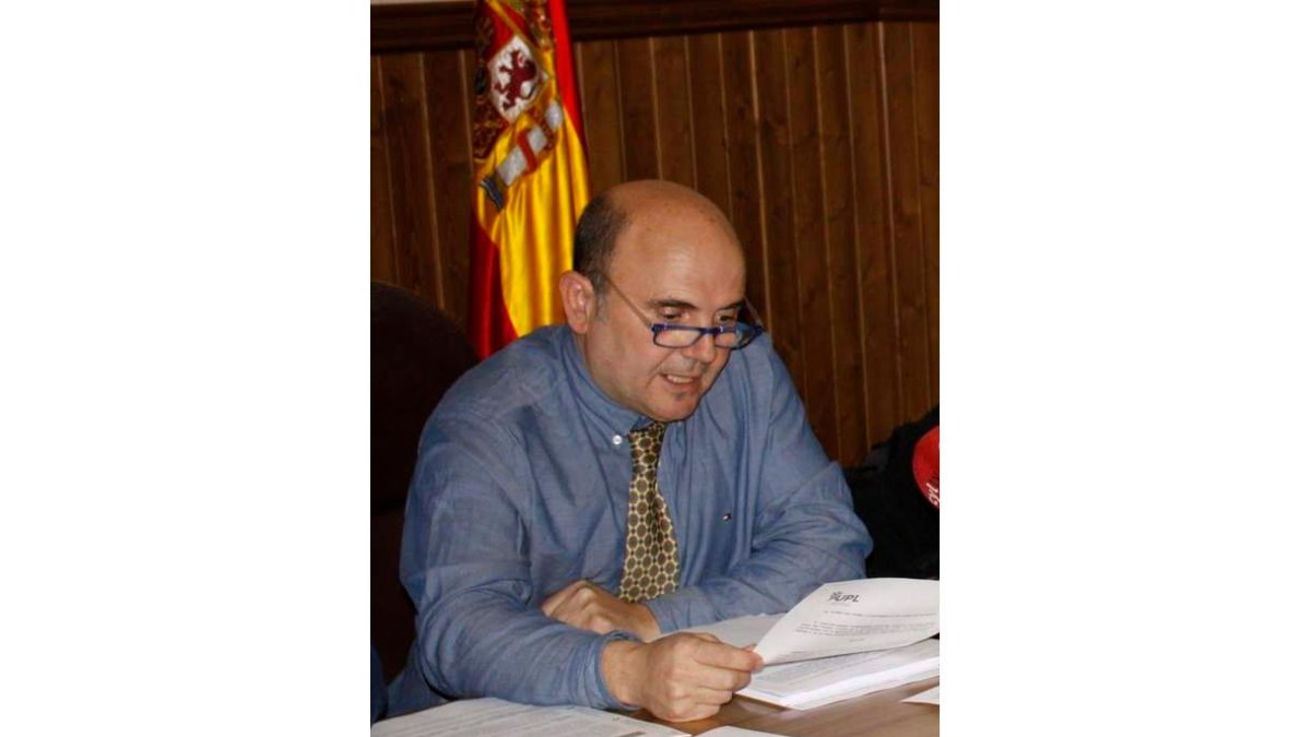 Carlos A. Fernández. CAMPOS