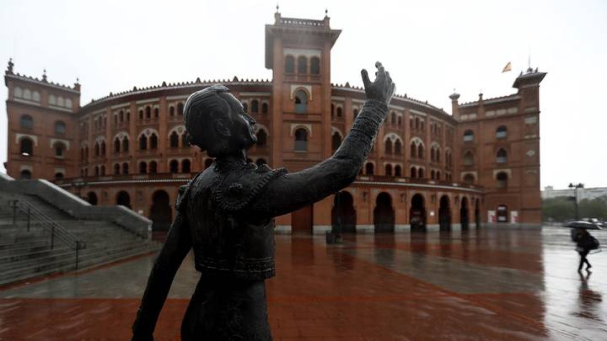 Escultura del torero Luis Miguel Dominguín de Ramón Aymerich, en la Plaza de Las Ventas. MARISCAL