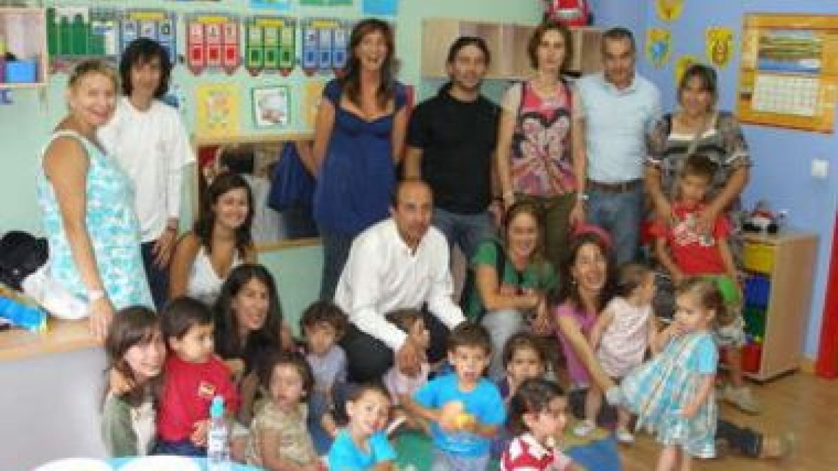 El alcalde de La Pola clausuró ayer el programa de Crecemos en Verano con éxito.