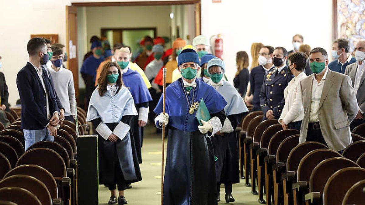 El acto académico se percibió desangelado por las restricciones de aforo. MARCIANO PÉREZ