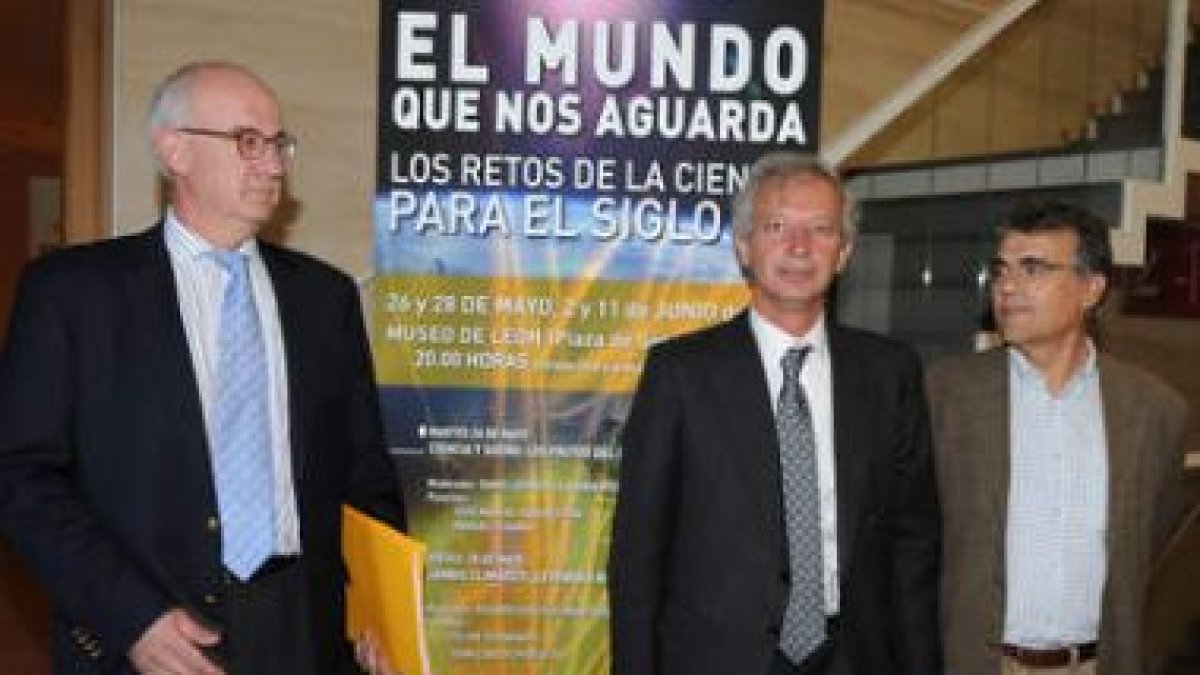 Fernando Martí, Antonio del Valle y Cayetano López, ayer en el debate en el Museo de León.