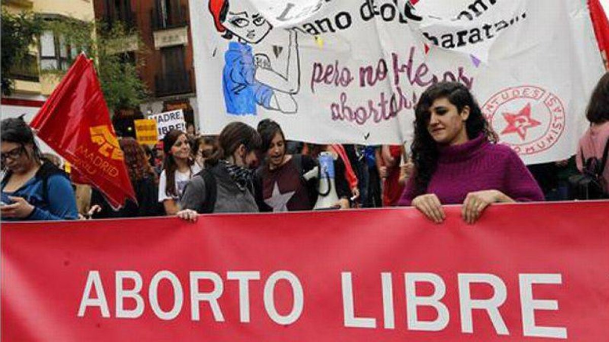 Celebración de la renuncia del Gobierno a modificar la Ley del Aborto y la dimision de Ruiz Gallardon.