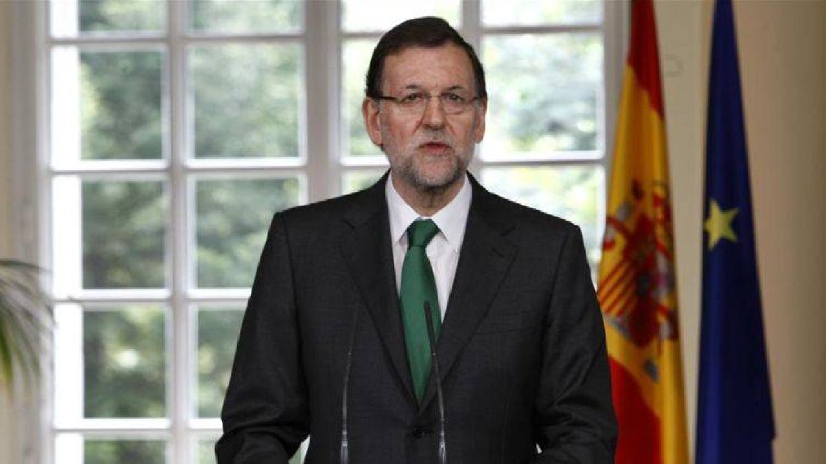 Mariano Rajoy impuso ayer  la Gran Cruz de la orden del mérito civil al Vicepresidente de la Comision Europea, Antonio Tajani.