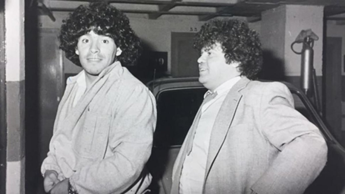 Cyterszpiler junto a su amigo Maradona.