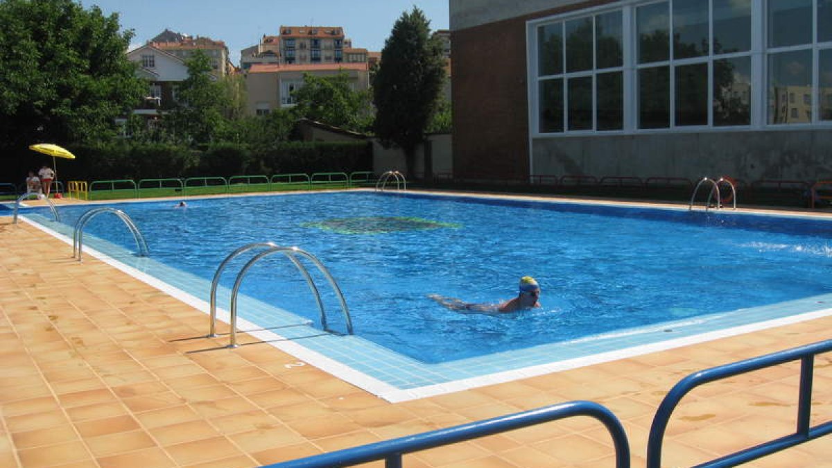 Las piscinas permitirán recaudar 33.000 euros este año y 113.000 a partir del 2013.