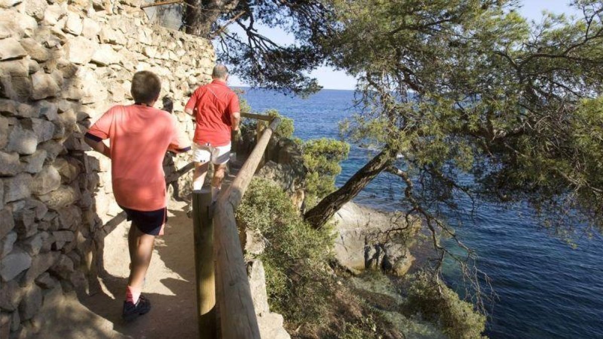 Un camino de ronda de la Costa Brava.