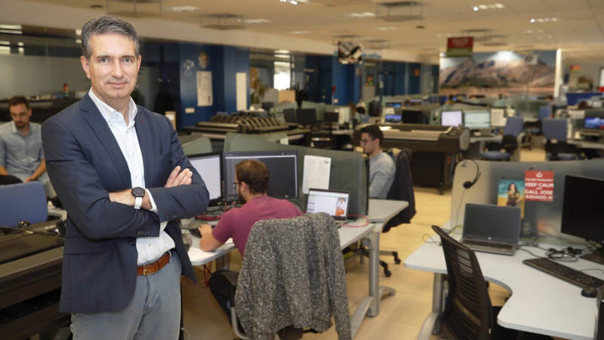 Miguel Ángel Turrado, en la sede de HP SCDS, donde trabajan ya casi 400 profesionales especializados. RAMIRO