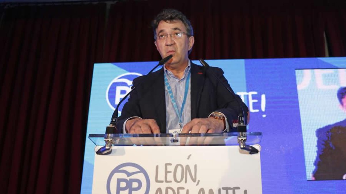 Majo, ayer en su intervención en el congreso del PP de León. F. OTERO PERANDONES