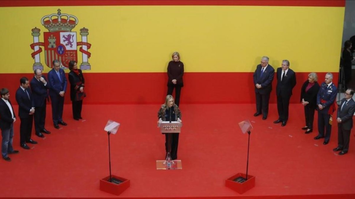 La presidenta de la Comunidad de Madrid, Cristina Cifuentes, durante su intervención en la recepción anual con motivo de la celebración del Día de la Constitución.