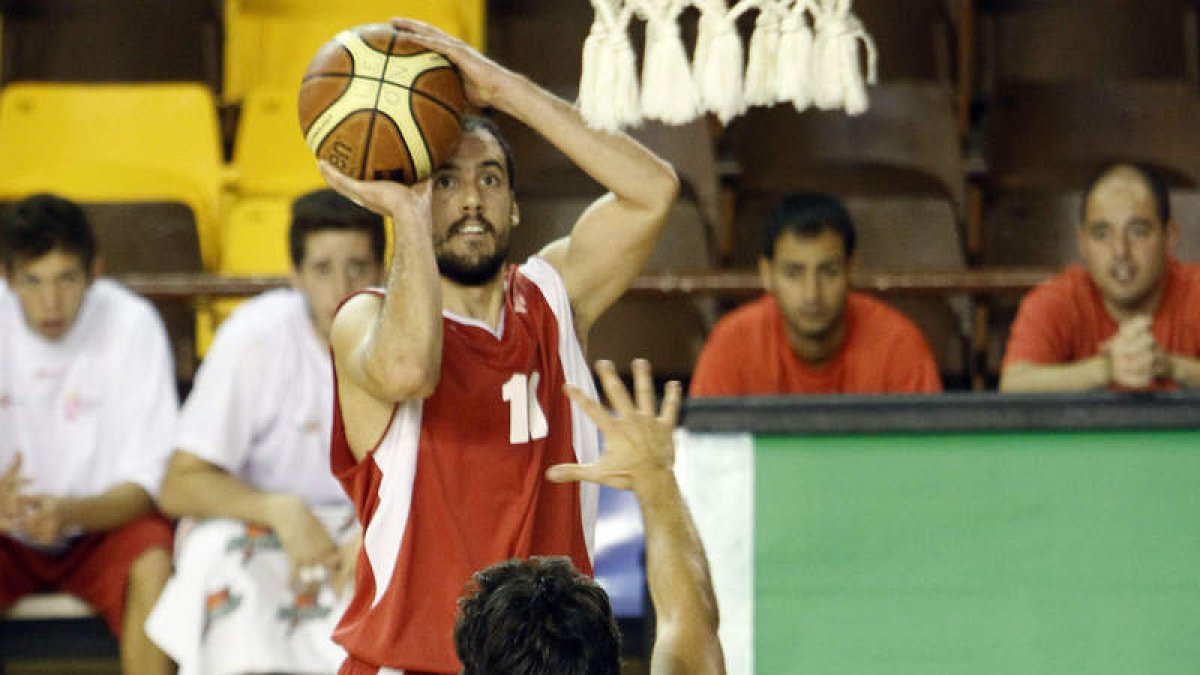 Pablo Martínez es uno de los jugadores renovados por el ULE Baloncesto León.