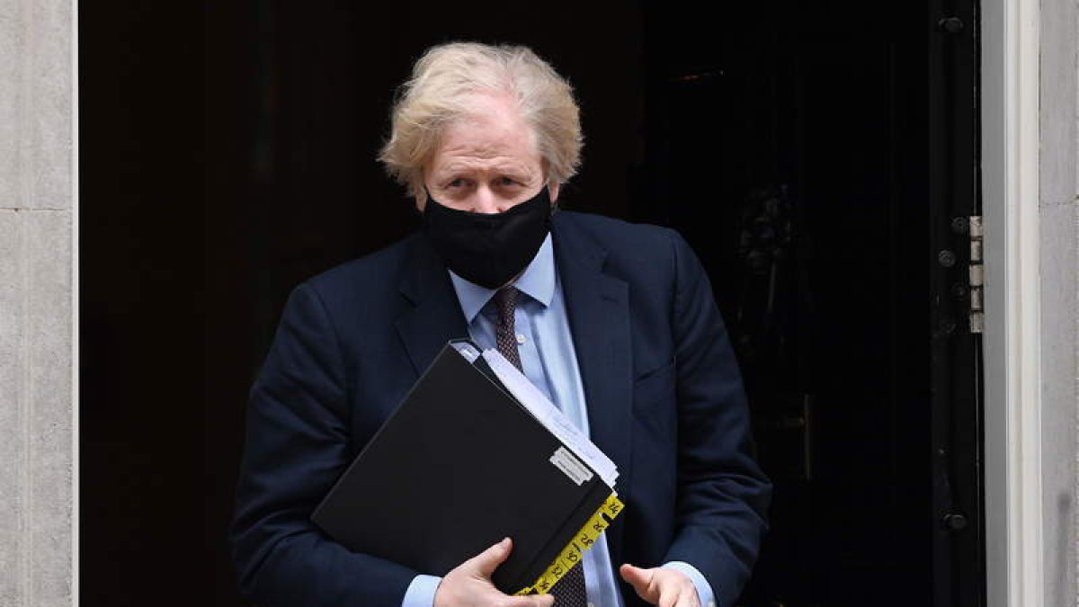 Boris Johnson sale ayer del Parlamento británico. ANDY RAIN